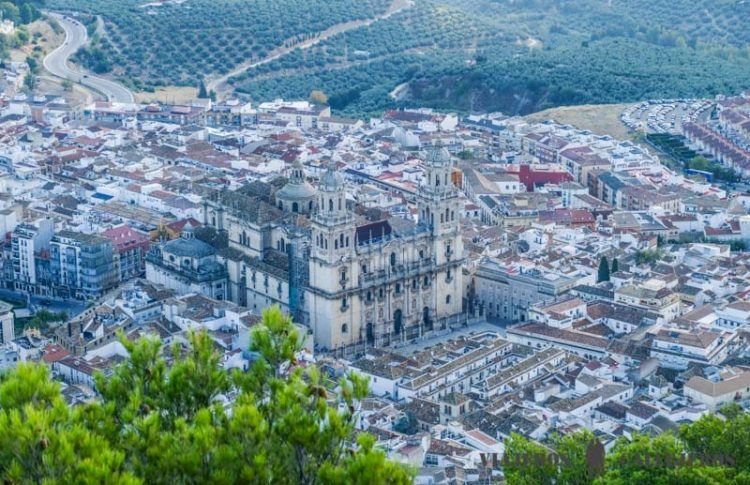 Restaurantes donde comer en JaƩn