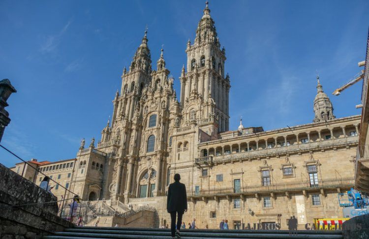 Santiago de Compostela, una de las ciudades que te recomendamos visitar al viajar a Galicia