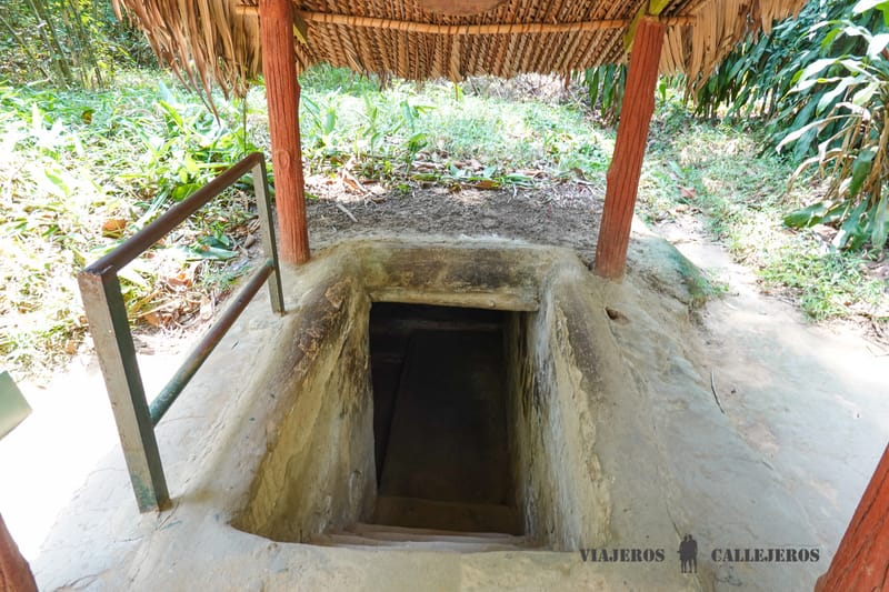 Acceso a una de las galerías de Ben Dinh de los Túneles de Cu Chi