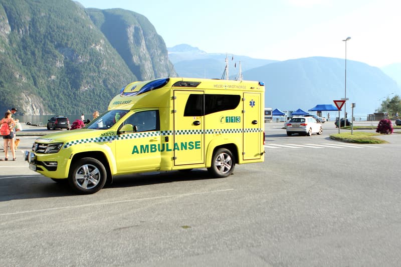 Ambulancia al contratar seguro en las recomendaciones al viajar a Noruega