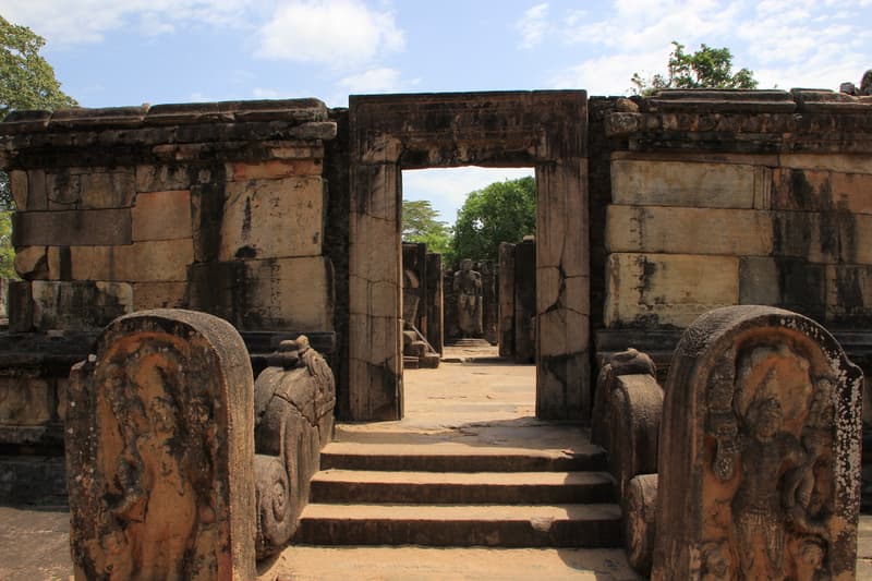 Atadage, otro de los lugares que visitar en Polonnaruwa
