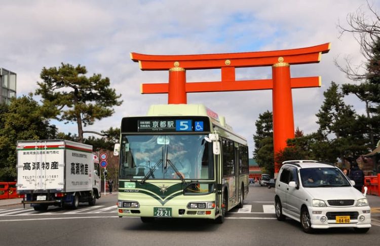 Autobús Kioto en la guía de precios en Japón