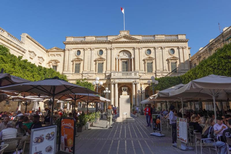 biblioteca nacional malta