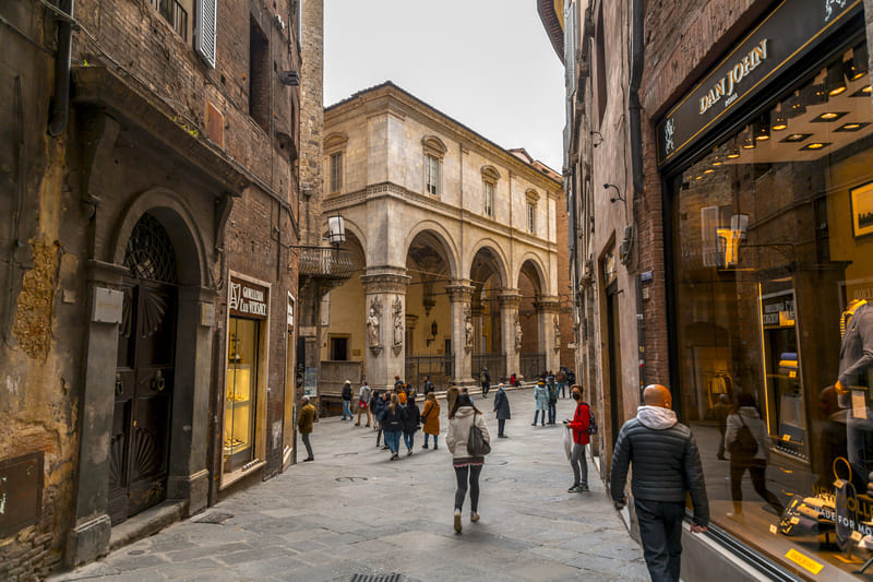 calles que visitar en siena