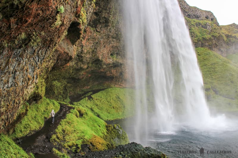 Seljalandsfoss, uno de los lugares que visitar en Islandia