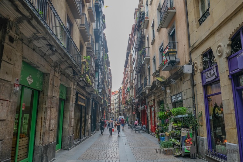 Casco Viejo de Bilbao en un día