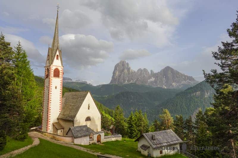 Chiesa di San Giacomo en los consejos para viajar a los Dolomitas