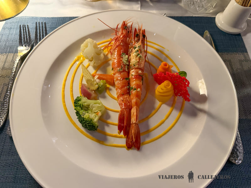Comida en un crucero por la Bahía de Halong