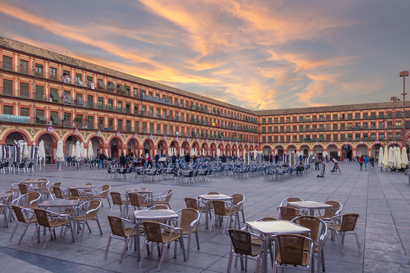Plaza de la Corredera al atardecer, dos días en Córdoba