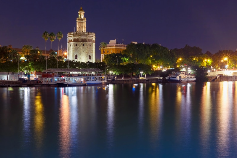 El embarcadero Marqués de Contadero suele ser donde empiezan muchos cruceros por Sevilla