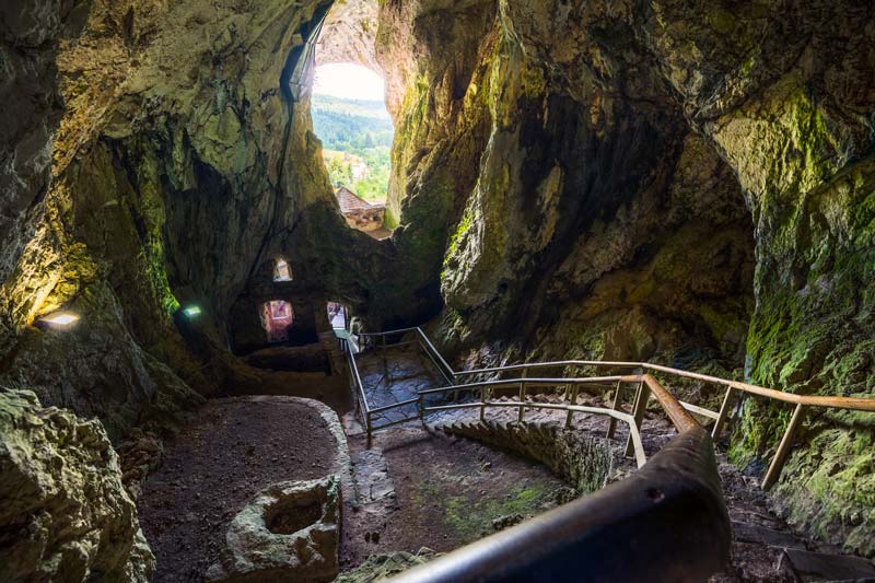 Cueva del Castillo de Predjama