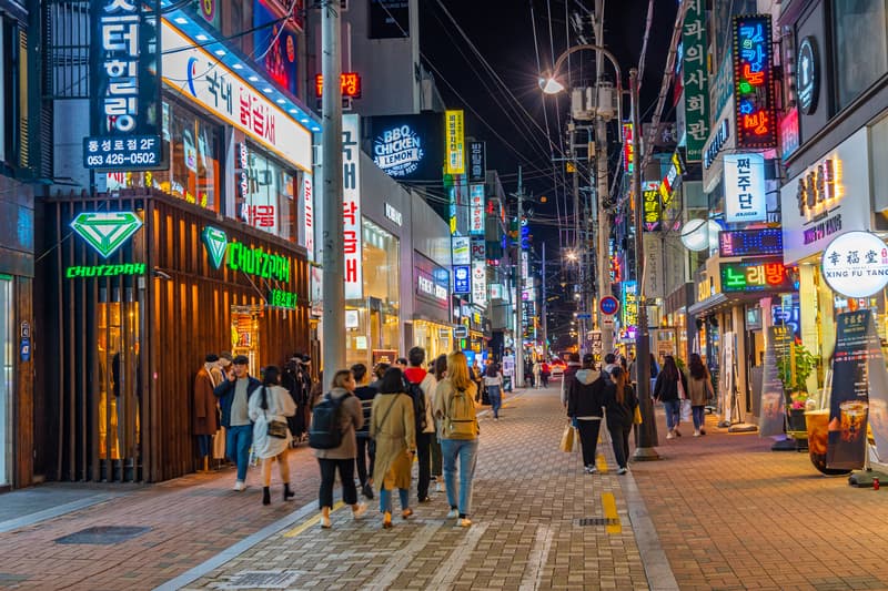 Recorrer Dongseong-ro Street una de las cosas que hacer en Daegu