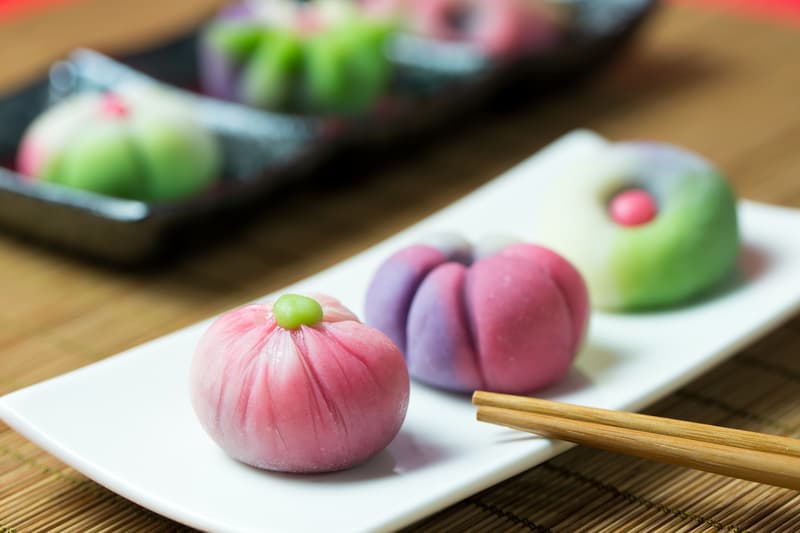 Dulce wagashi en los restaurantes donde comer en Kamakura