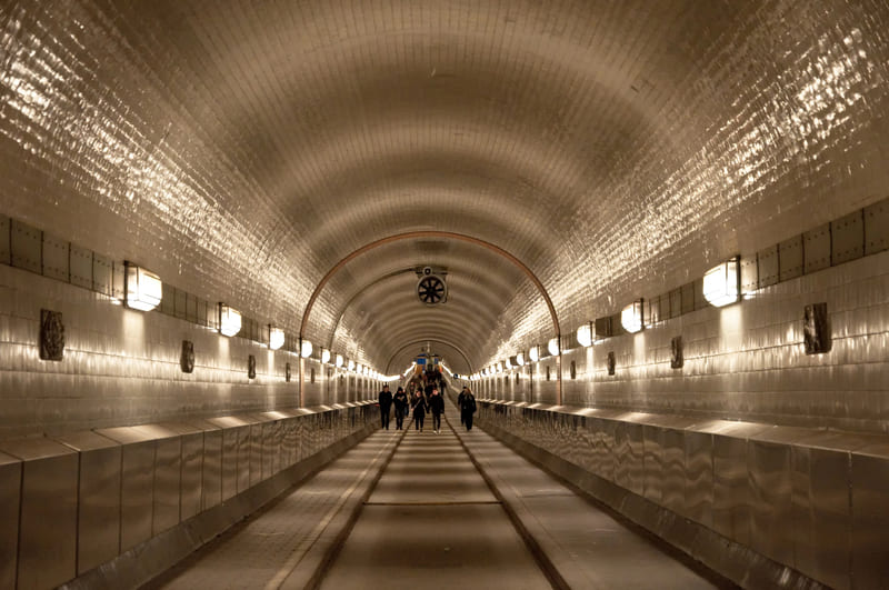 elbtunnel que visitar en hamburgo
