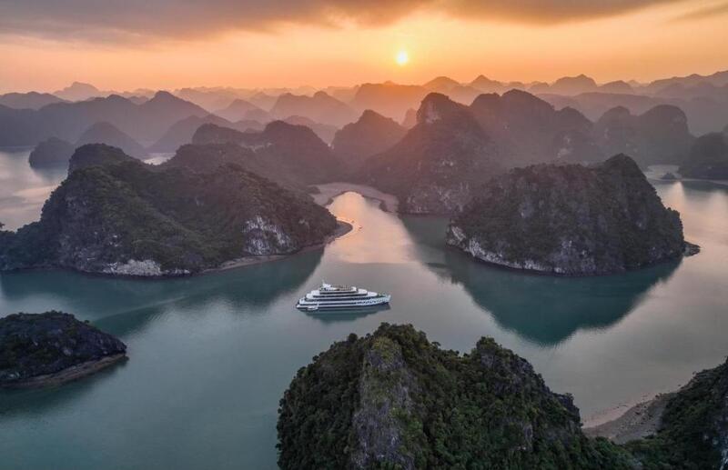 Elite of the Seas el mejor crucero de lujo por la Bahía de Halong