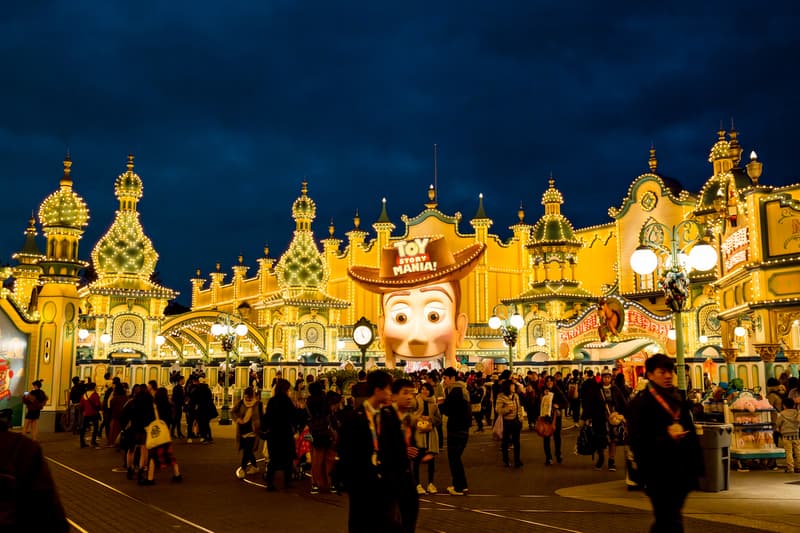 entradas Tokyo DisneySea por la noche