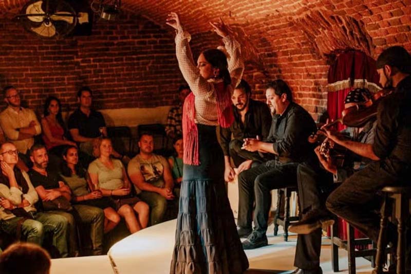Essential Flamenco