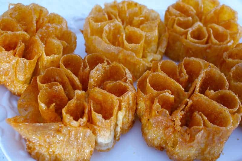 Flores, un dulce típico en los restaurantes donde comer en Hervás