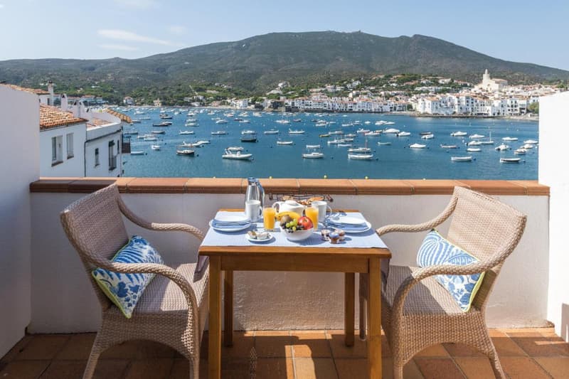 Habitaciรณn con vistas del hotel Playa Sol en Cadaquรฉs