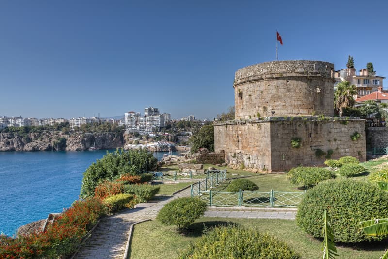 Hidirlik Kulesi, una de las cosas que hacer en Antalya