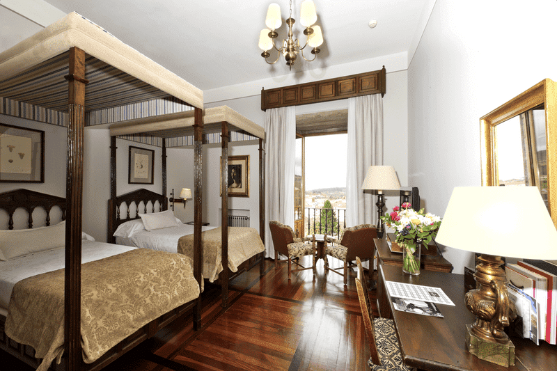 Parador de Santiago de Compostela uno de los hoteles con encanto en Galicia