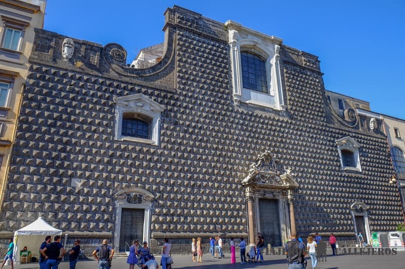 iglesia gesu nuovo que visitar en napoles