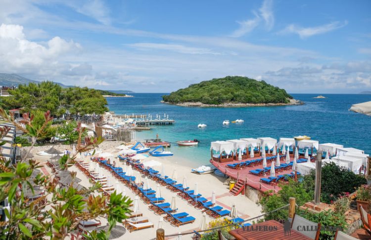 Ksamil una de las playas de Albania más bonitas