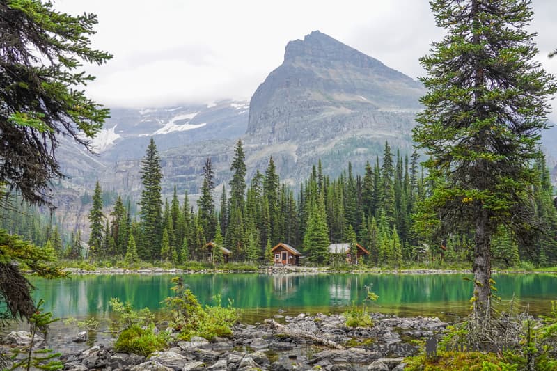 Lago O´Hara en el Parque Nacional Yoho en la guía de Canadá