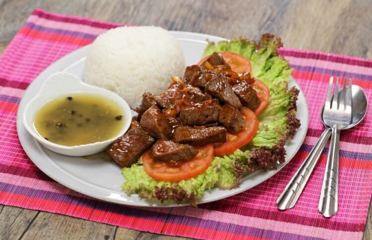 Lok lak en los restaurantes de Battambang
