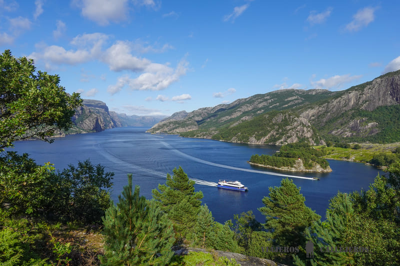 Lyse fiordos noruegos