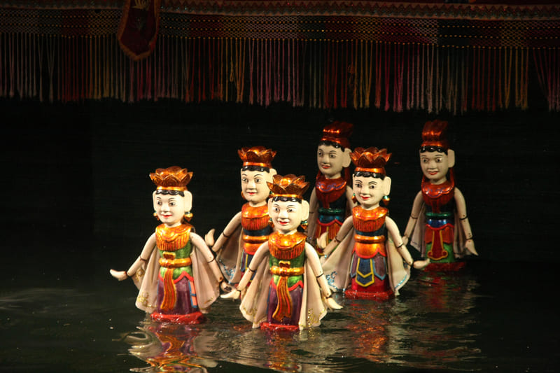 Espectáculo de marionetas sobre el agua