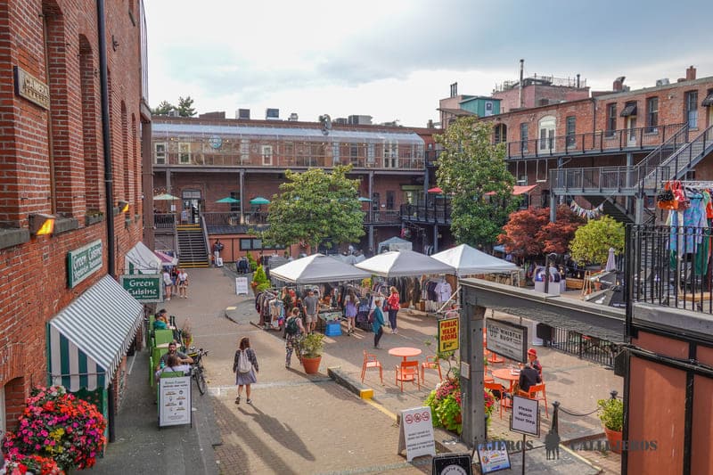 marquet square victoria