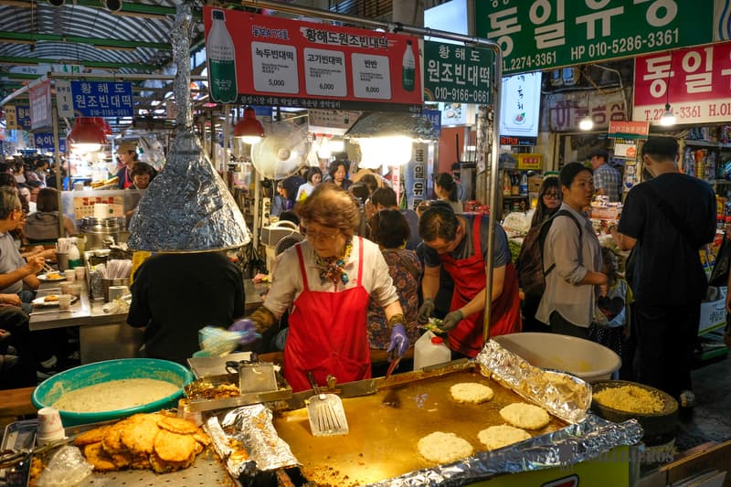 Gwangjang Market uno de los restaurantes donde comer en Seúl