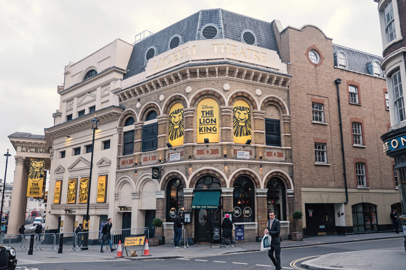 La mayorรญa de los espectรกculos en Londres tienen lugar en los teatros del distrito de West End