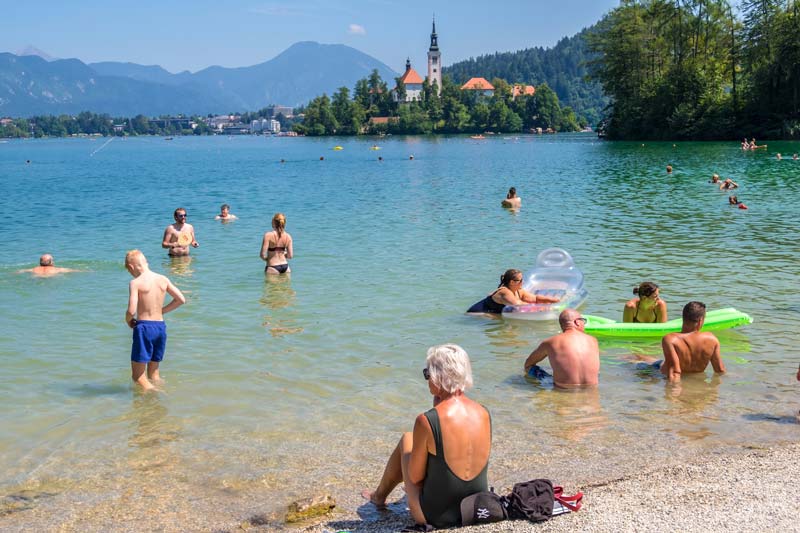 Nadar en el lago Bled