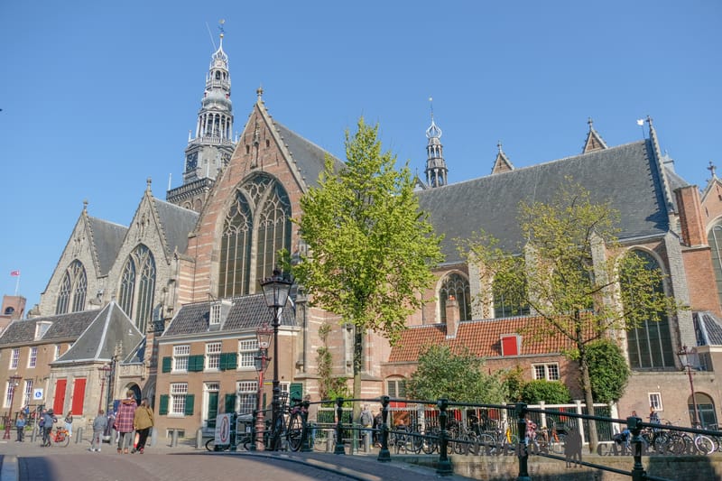Visitar Oude Kerk en un viaje por Ámsterdam en un fin de semana