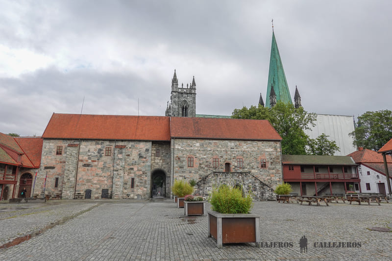 palacio arzobispo trondheim noruega