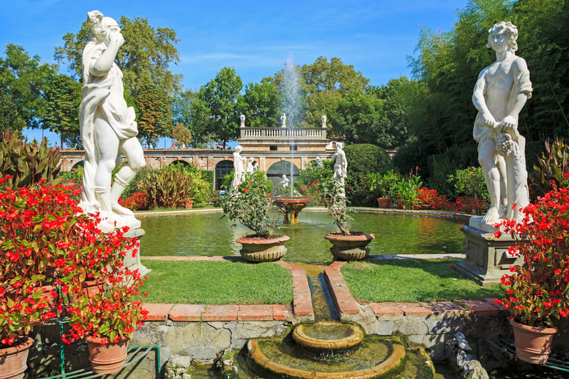 palacio pfanner que visitar en lucca