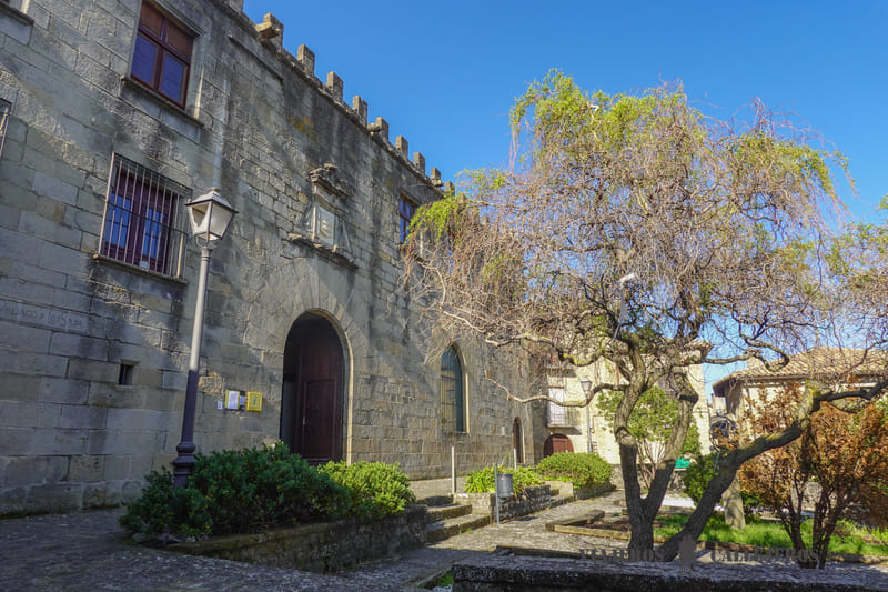 palacio de los sada sos del rey católico