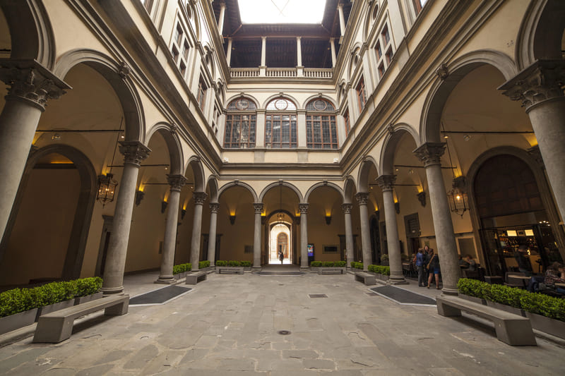 palacio strozzi