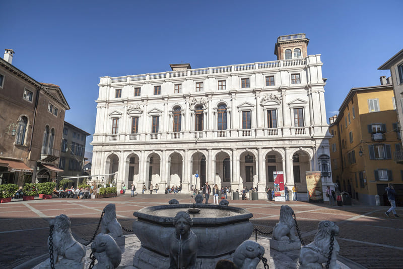 palazzo nuovo que hacer en bergamo