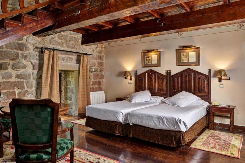 Parador de Olite, hoteles romรกnticos en Navarra