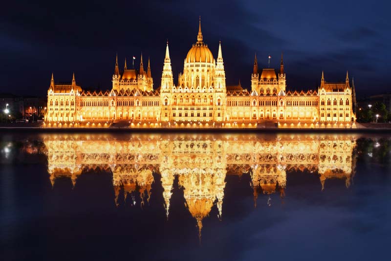 Parlamento de Budapest de noche