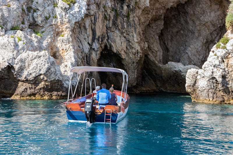 paseo barco que hacer en taormina