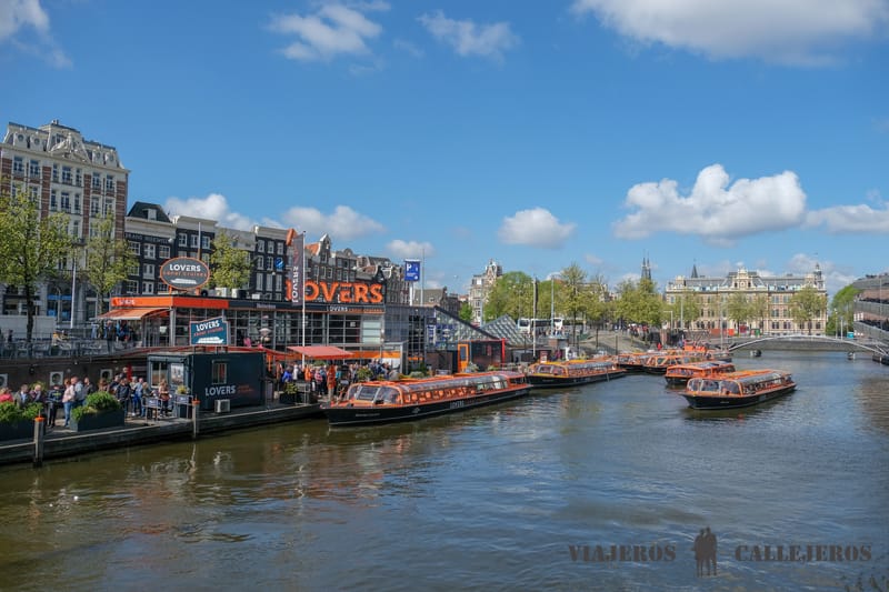 Paseo en barco por los canales de Ámsterdam