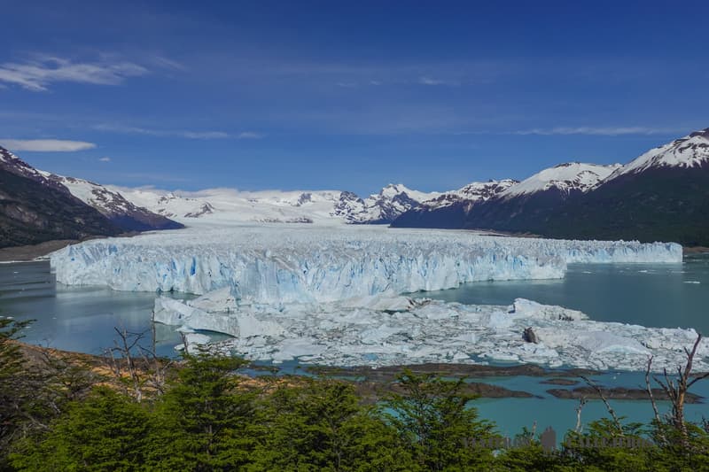 Perito Moreno dentro de la ruta por Argentina