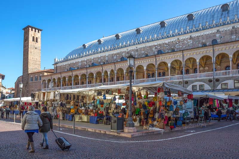 Piazza della Frutta, Padua