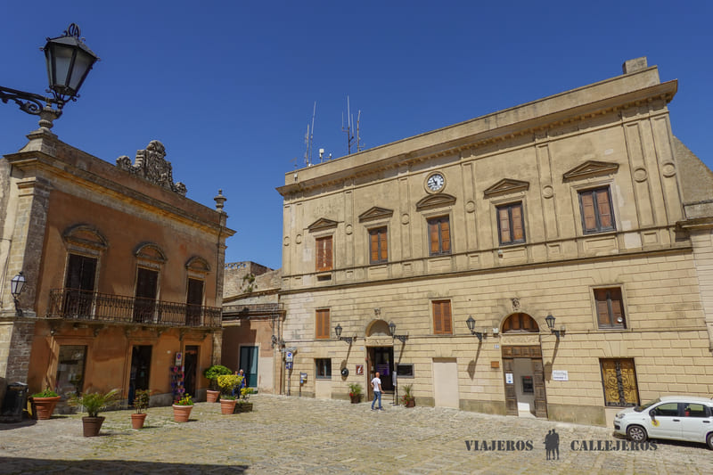 piazza della loggia que visitar en erice