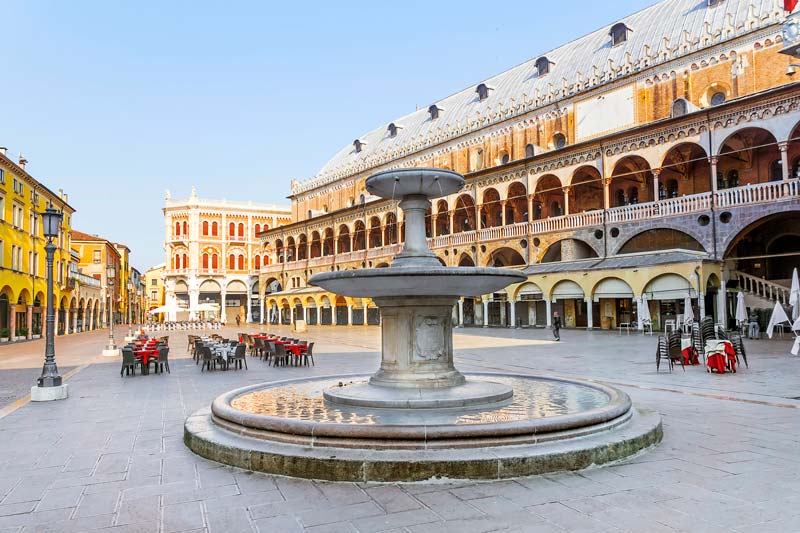 Piazza delle Erbe en la guía de Italia