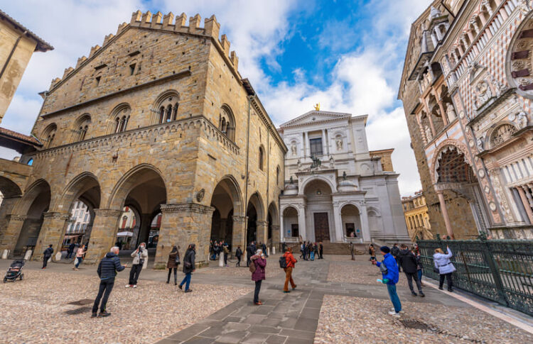 piazza duomo que ver en bergamo